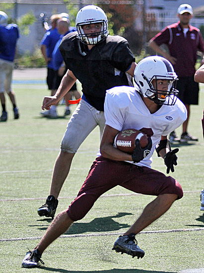 082716_CW_Football scrimmage 5