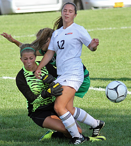 091316_cw_girls-soccer-1