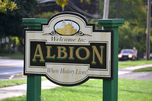 100516_albionsign