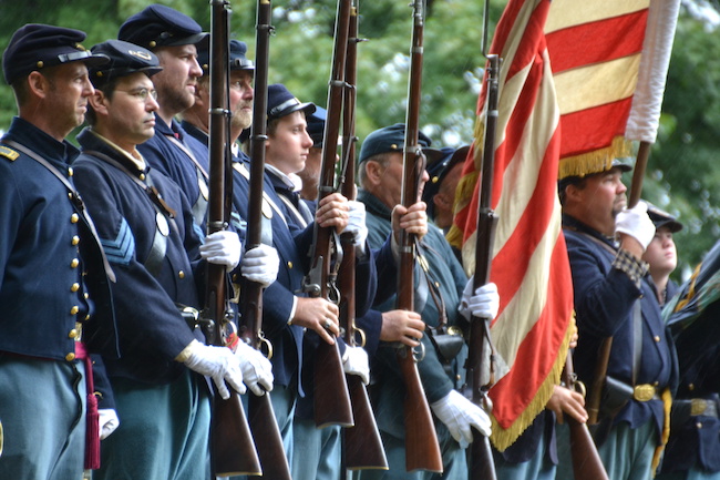 100816_htreenactors2