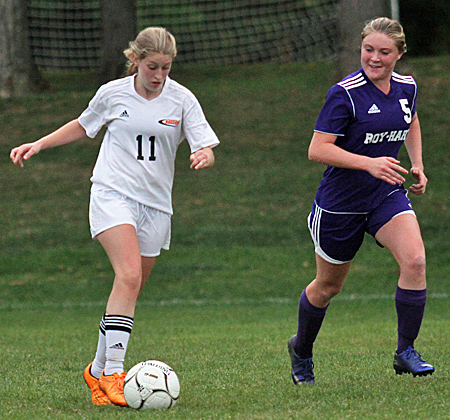 101116_cw_girls-soccer-2