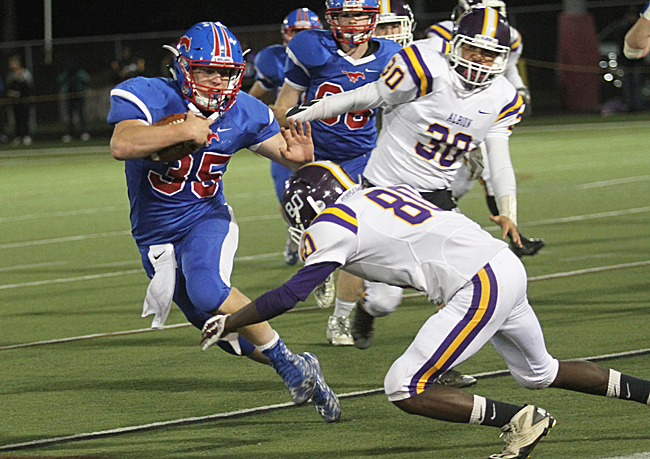 101416_cw_football-1