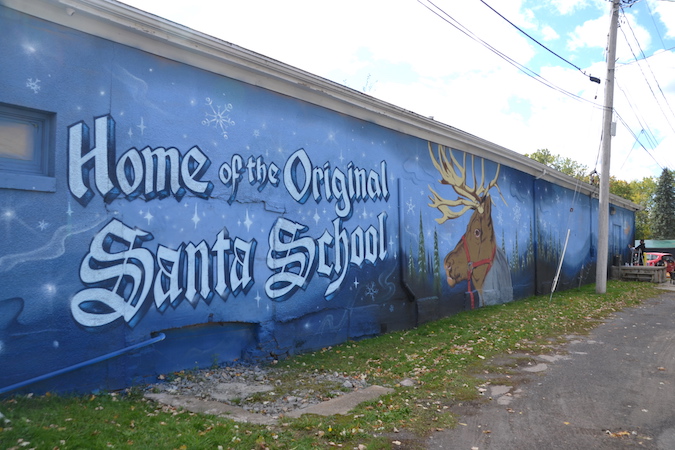 santa claus mural