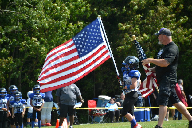 Youth football players from Albion, Batavia offer 9/11 tribute