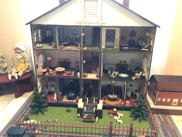 Doll's Houses in America: Historic Preservation in Miniature