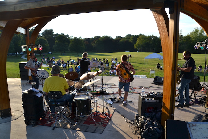 200-plus attend final summer concert in Albion